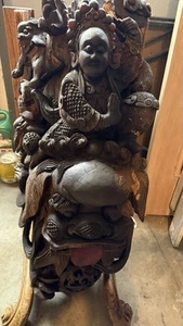 金丝楠木雕刻以珍贵木料为载体,纹理如金丝流动,质地温润如玉。展现东方美学神韵。作品兼具收藏价值与艺术性,千年不腐的木质与天然淡香更赋予其时光沉淀的独特魅力。 - Picture 1 of 3