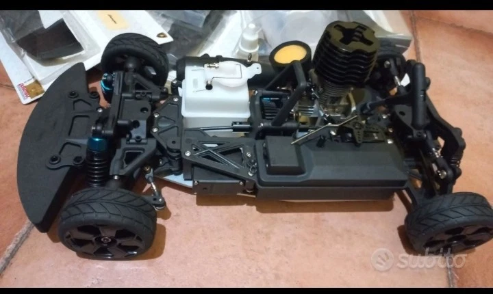 LAMBORGHINI REVENTON RC 1:10 A SCOPPIO Nitro Modello DeAgostini Come Nuovo - Immagine 1 di 1