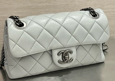 Chanel Clásico Solapa Piel de Cordero Mini Cadena Bolso de Hombro Blanco Plata Usado Mujeres Foto 1 de 4