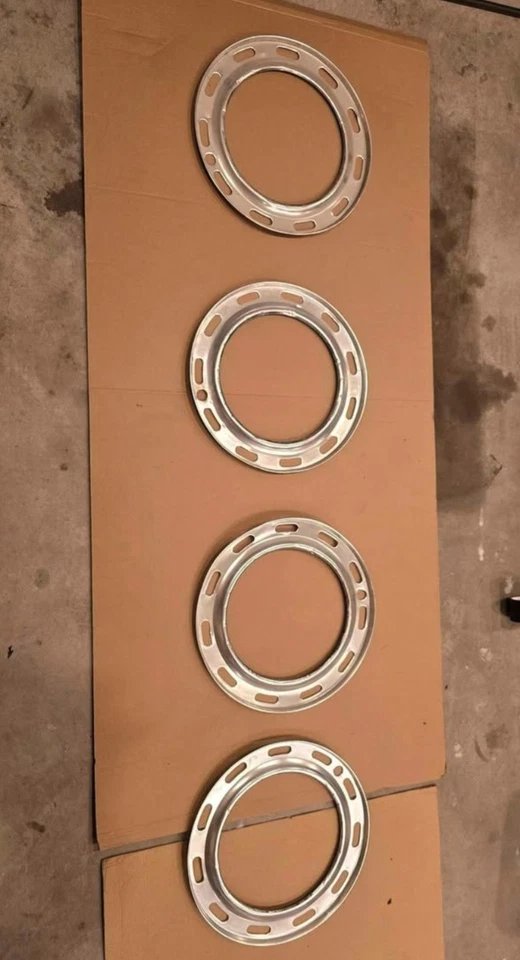 1966 1967 Volkswagen Beetle Vw Bug Wheel Trim Beauty Accessory Rings Patina - Imagem 1 de 4