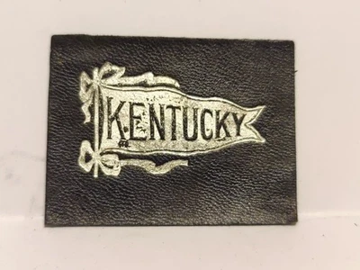 Banderín de cigarrillos universitarios parche bandera cuero tabaco universidad c1920 KENTUCKY University Foto 1 de 3