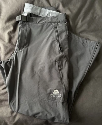 Calça Mountain Equipment Ibex Softshell 38" Reg Preta Caminhada Caminhada - Imagem 1 de 4