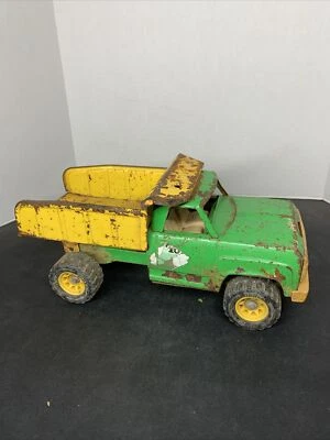 Camión de volteo vintage Tonka verde y amarillo de acero prensado XR-101 neumáticos años 70 Foto 1 de 4