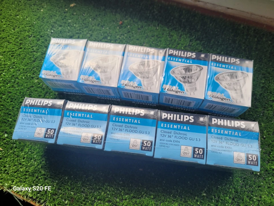 5 lamps Philips MR16 12V50W GU5.3 36° Light Essential Dichroic Reflector Lamp - Image 1 of 2