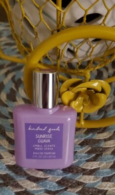 NUEVO Kindred Goods SUNRISE GUAVA Eau De Parfum Perfume 1 fl oz Edición Limitada  Foto 1 de 3