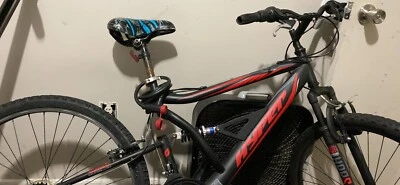 Гибридный велосипед Hyper SpinFit - черный/красный - Изображение 1 из 2