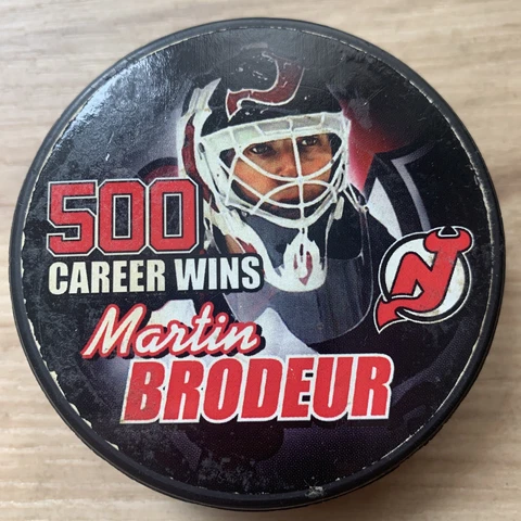 NEW JERSEY DEVILS NHL HOCKEY PUCK MARTIN BRODEUR 500 Career Wins Player Puck Cover