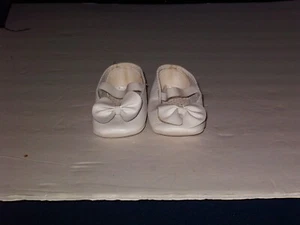 White Leather Uppers Balance Baby Shoes Size 1 OO25 - Picture 1 of 4