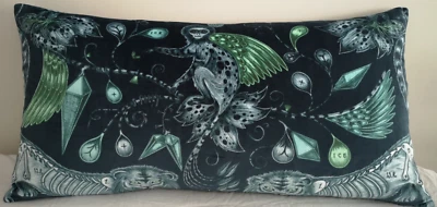 Funda de cojín Emma J Shipley EXTINCT NAVY VELVET. Hecho a mano y precioso (A) Foto 1 de 3