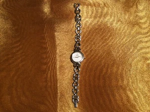 OROLOGIO DONNA LORUS VISO BIANCO CON LUNETTA ARGENTO E CINTURINO FIBBIA ARGENTO P022 - Foto 1 di 4