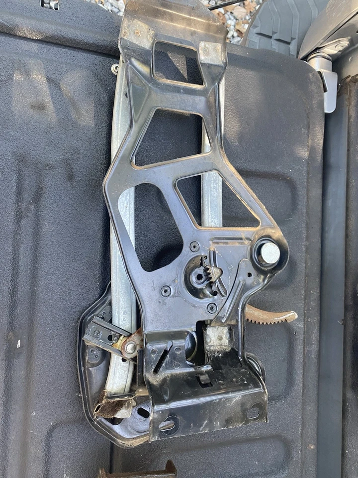 Regulador de ventana trasera convertible Mustang 94-98 rH usado Foto 1 de 1