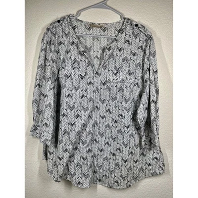 Kenar Woman 2X Black White Print 3/4 Sleeve Button Detail V Neck Blouse Top - Image 1 of 4