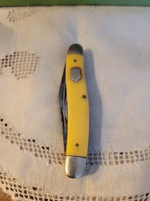 Vintage Antique Yellow Camillus 15 Folding Pocket Knife - Image 1 of 4