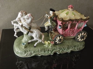 center table CAPODIMONTE Showcase Cinderella queen Carriage Figurine Ceramic - Picture 1 of 10