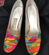 Vintage 70's Town & Country Shoes Heels Fabric Wrapped Mod Colors 7.5Aaaa