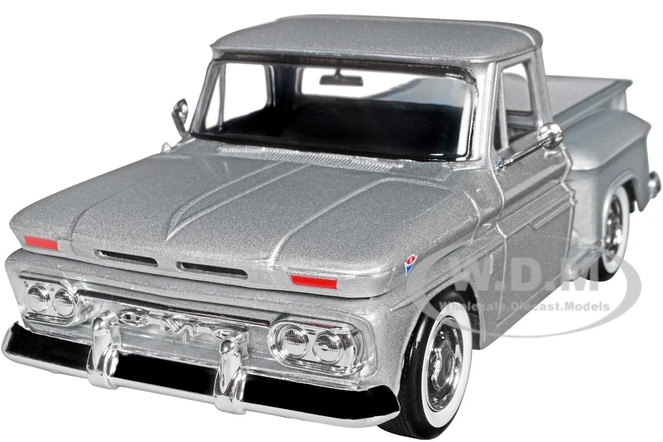 Motormax 79379S 1966 GMC C1000 Fenderside Pickup Truck 1/24 Diecast Model Car