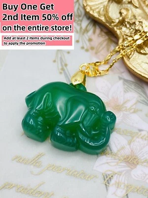 Collar con colgante de elefante de jade verde con cadena chapada en oro de 18 quilates hecho a mano Foto 1 de 4