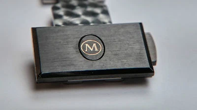 Cierre de reloj Movado para hombre, parte superior negra, cromo/plateado. NUEVO Foto 1 de 4