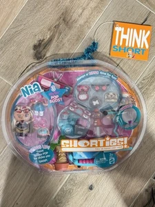 Shorties 3 Stylin Pop Bods Nia Doll Radically Rockin' Rebel (Mattel 2004) - Foto 1 di 5