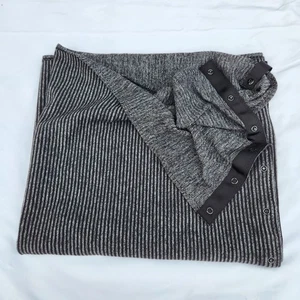 Damen LULULEMON Schal VINYASA schwarz/grau One Size LOGO Druckknopf Tuch Halstuch - Bild 1 von 2