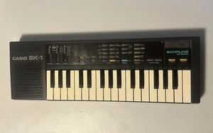 Casio SK-1 Sampling Keyboard 32 Key Electronic Digital Piano Vtg Tested - Picture 1 of 3