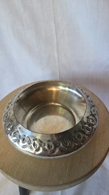 Cuenco pequeño decorativo de metal Gulnur Hediyelik Esya Foto 1 de 4