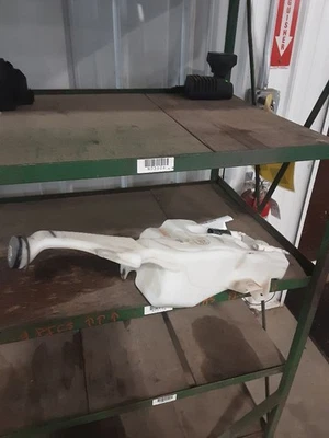 Wash Reservoir Fits 07-14 ESCALADE 1601056 Foto 1 de 4