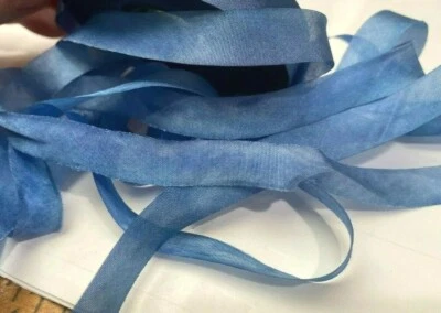 seda teñida a mano 7/16" cinta en sesgo 1yd hecho en USA jeans azules Foto 1 de 3