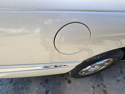 Lincoln Continental 1998-1999-2000-2001-2002 puerta combustible pintura HC Foto 1 de 2