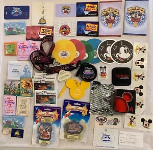 Disney Vintage Lot Pins Schlüsselband Karten Guss Figur Tag Aufkleber Licht Schlüsselanhänger + - Bild 1 von 13