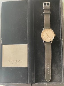 Armbanduhr Nomos Glashütte Zürich, unisex, weißes Blatt, Stahl, Lederarmband - Bild 1 von 9