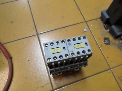 ALLEN BRADLEY CONTACTORS - Qty of 2 - 4 Pole plus Aux -24DC coils 100-C09Z*10 - image 1 of 4