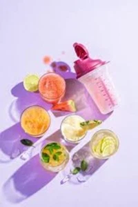 Tupperware Shake-It Shaker - Imagen 1 de 5