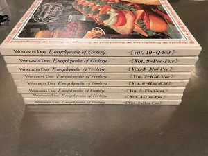 Vintage Woman’s Day Encyclopedia Of Cookery A-Z Lot Of 8 Cook Books 1965 1966 - Bild 1 von 5