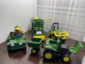 John Deere Kids Fun Harvester Playset by RC2 6 pieces including farmer - Picture 1 of 14