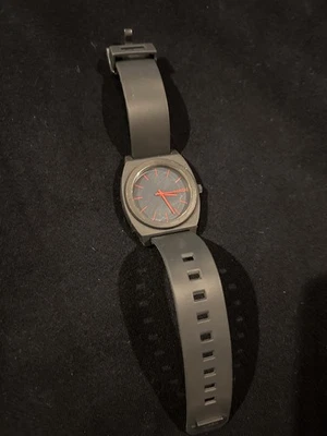 Nixon Time Teller Matte Navy 40mm Quartz 10 ATM Water Res Watch - Needs Battery - Image 1 of 2