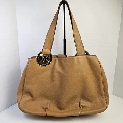 Michael Kors Fulton 棕色 卵石皮革 大号 水饺包 钱包 托特包 手提包 阅读 — 第 1/4 张图片