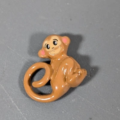 Dije flotante Origami Owl mono sentado marrón Foto 1 de 4