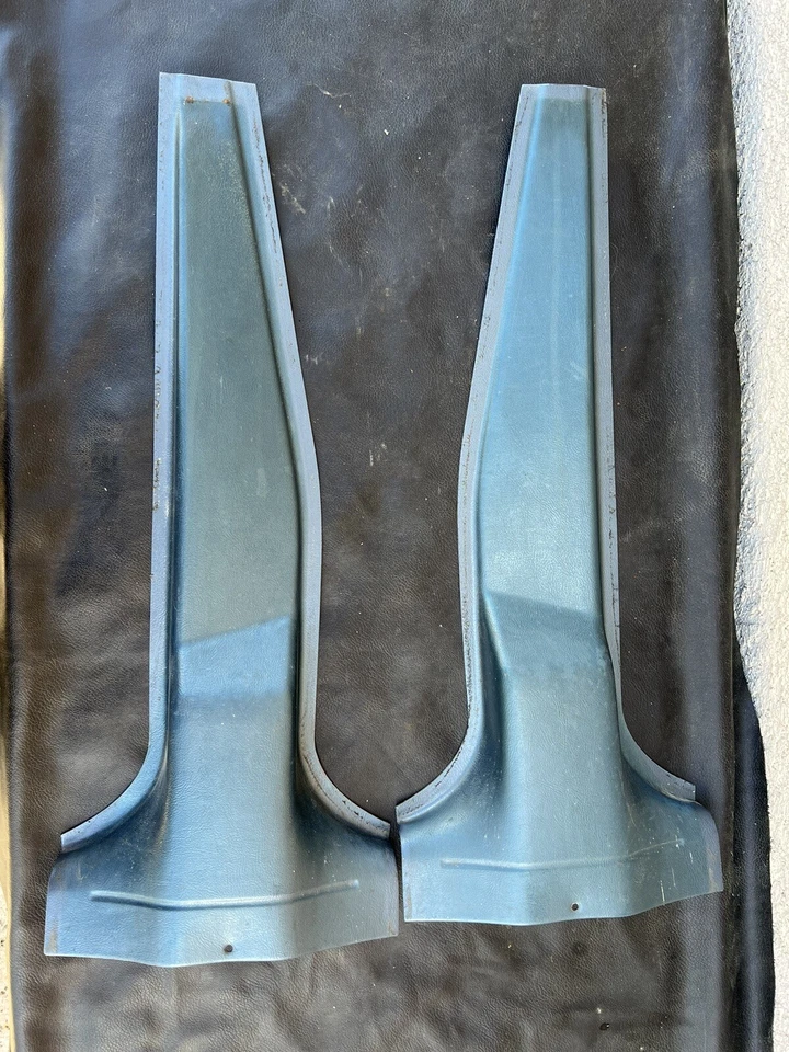 Lincoln Continental 1962-1965 INTERIOR B-PILLAR Juego de paneles azul Foto 1 de 4