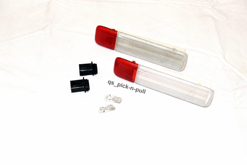 Luces de cortesía Silverado Sierra 95-07 izquierda y derecha | Conjunto de panel de puerta GM OEM Foto 1 de 2