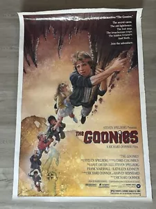 Goonies Original 1985 Movie Poster 28X41 Spielberg Brolin Aston Feldman Wang - Bild 1 von 21