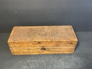Caja de costura de madera Wheeler & Wilson diseño nombre detalle tallado - Imagen 1 de 10