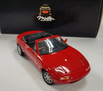 Vintage Kyosho Mazda Miata Mx-5 - 1/18 Red Eunos Roadster - Image 1 of 4