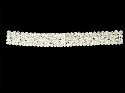 ANTIQUE  LACE -CIRCA 1900, BRUSSELS LACE COLLAR W/LOVELY LEAF DESIGN - Image 1 of 4
