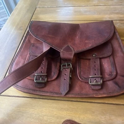 Bolso Mensajero de Cuero Komal’s Passion, Rojo  Foto 1 de 4