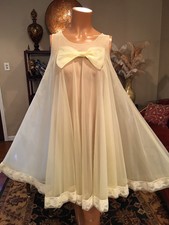 New listing
Vintage Miss Elaine Yellow Chiffon Babydoll Nightgown 205 Sweep Small Medium 36”