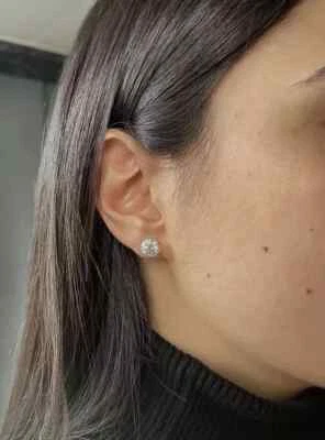 Aretes de diamantes con certificación IGI cultivados en laboratorio de 6,17 quilates G VS1 de oro blanco de 14 k Foto 1 de 2