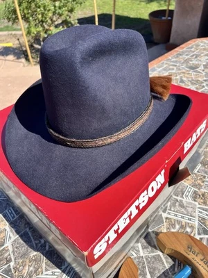 De colección Raro Azul Marino Tucson Stetson Sombrero de Vaquero 4X Fieltro Castor XXXX Talla 7 1/4 Foto 1 de 4