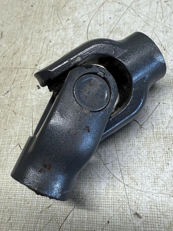 Eje de dirección para tractor Kubota B1700 junta en U Foto 1 de 4