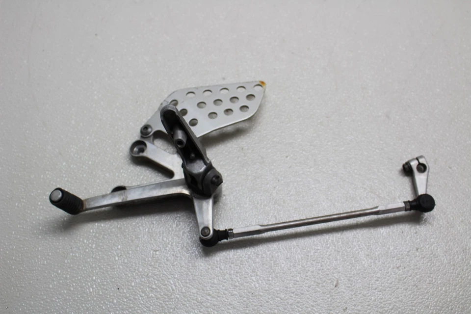 2002 - 2003 年本田 CBR954R 左后轮套装脚 PEG 带变速器 — 第 1/4 张图片